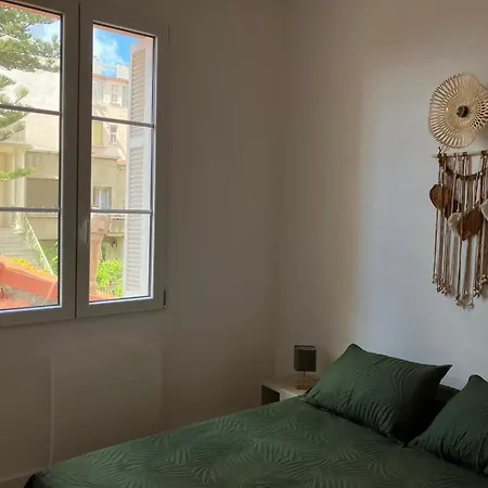 T2 - A Deux Pas De La