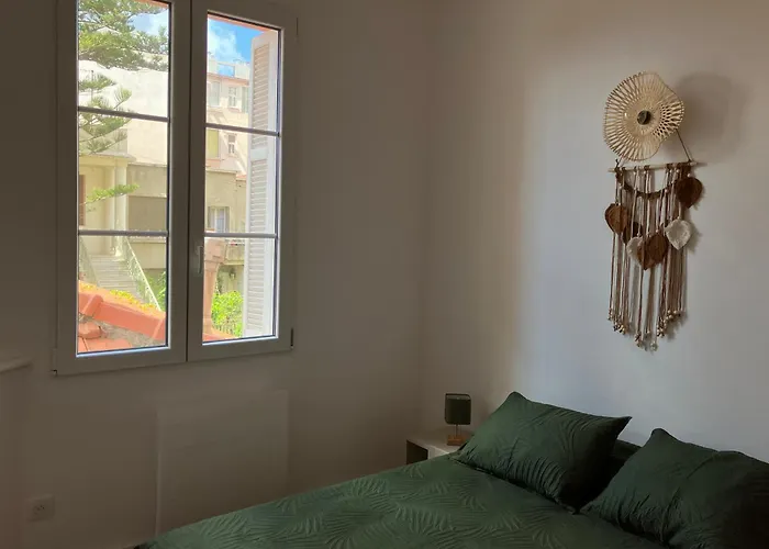 T2 - A Deux Pas De La